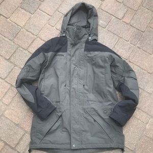 Men’s Columbia hooded coat in olive and black.